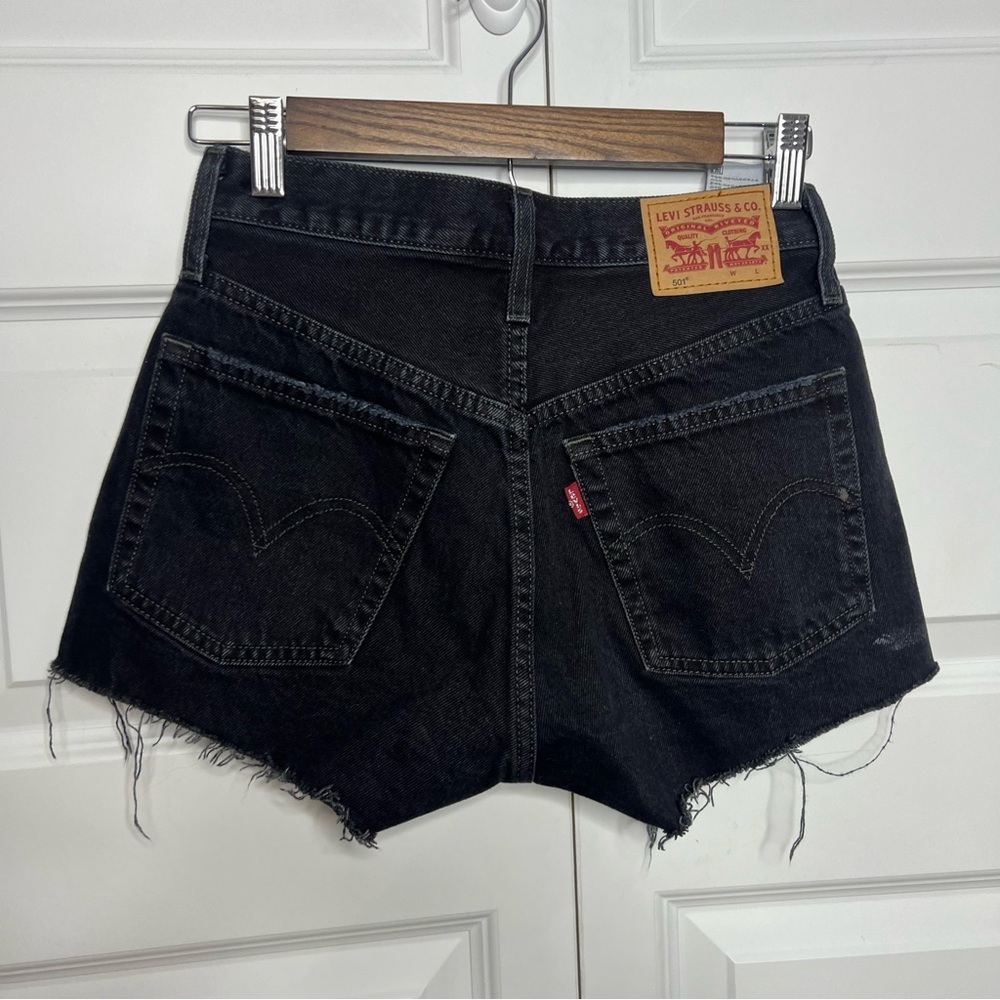 Levi’s 501 Black Distressed Cutoff Shorts High Rise Raw Hem
Size 24 - Picture 3 of 6